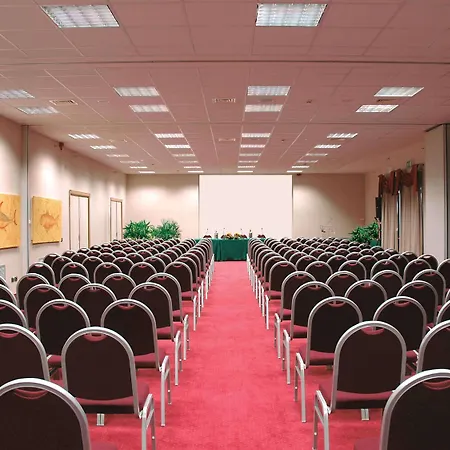 Mercure Leonardo Da Vinci Rome Airport Hotel 4*