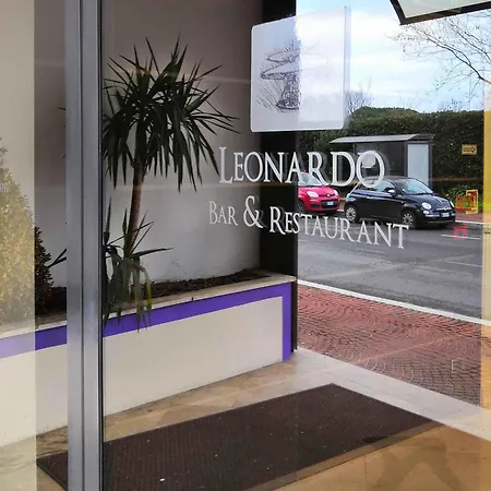 Mercure Leonardo Da Vinci Rome Airport فندق فيوميتشينو