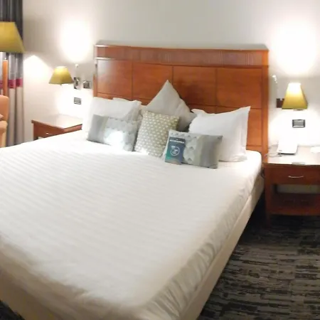 فندق Mercure Leonardo Da Vinci Rome Airport فيوميتشينو