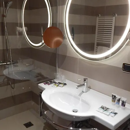 Mercure Leonardo Da Vinci Rome Airport 4*