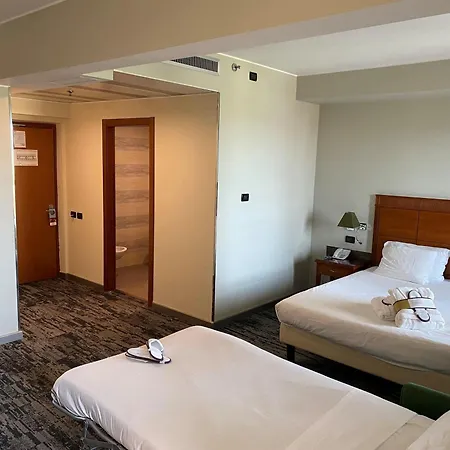 Mercure Leonardo Da Vinci Rome Airport فيوميتشينو