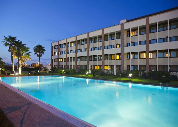 酒店 Mercure Leonardo Da Vinci Rome Airport 菲乌米奇诺