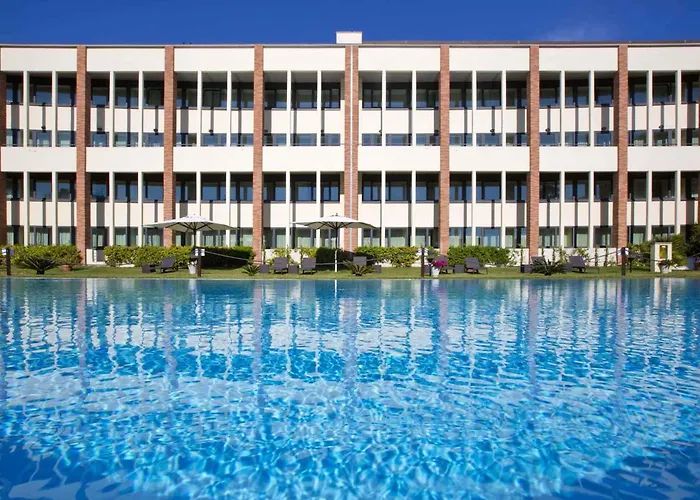 Mercure Leonardo Da Vinci Rome Airport 4*